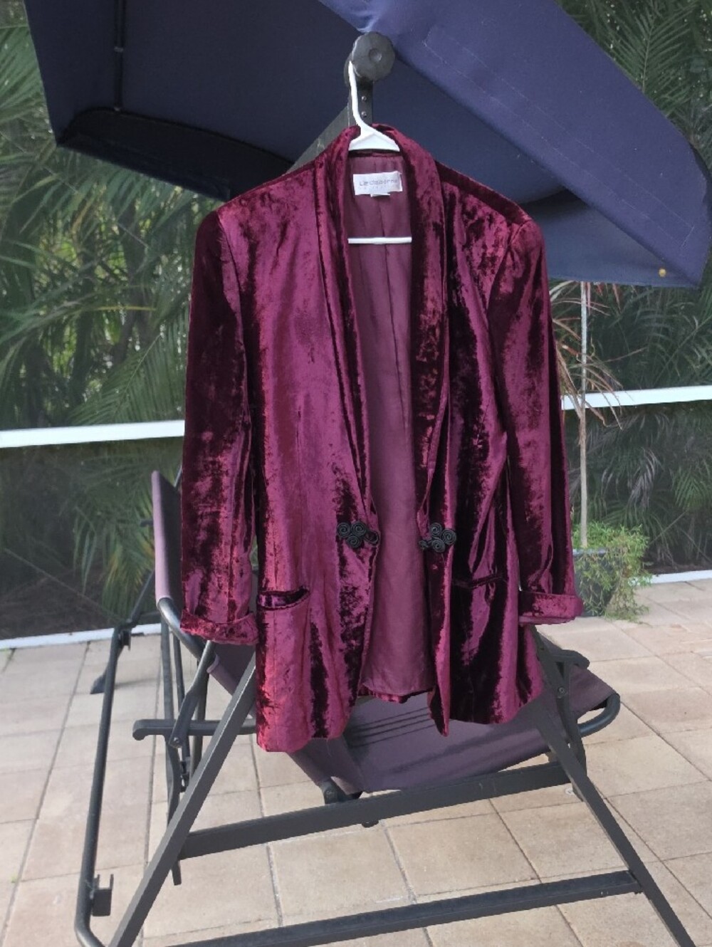 LIZ CLAIBORNE COLLECTION Velvet Blazer in Plum - Picture 3 of 7